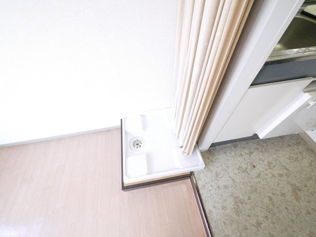 ジュネス神殿の設備|室内洗濯機置き場です