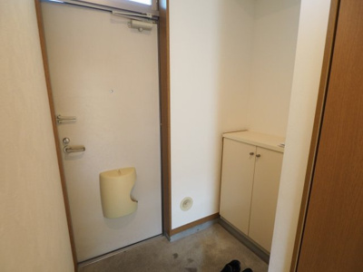【玄関】 | コーポゆめの木B | 十分な収納スペースがあります