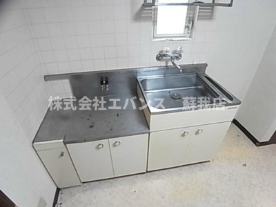 【キッチン】 | デュアル2番館 | コンパクトなキッチンで掃除もラクラク