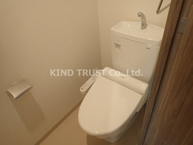レジデンス南森町のトイレ|コンパクトで使いやすいトイレです