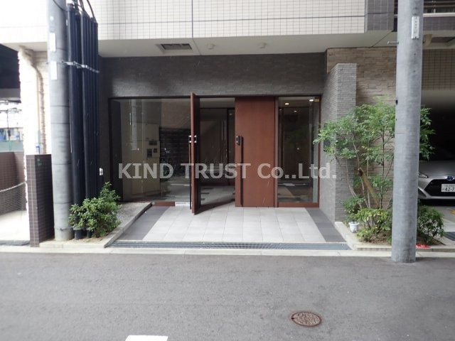 レジデンス南森町のエントランス|建物の内部です