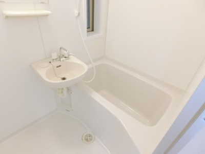 【浴室】 | プラネットハイツ兵庫 | 落ち着いた空間のお風呂です