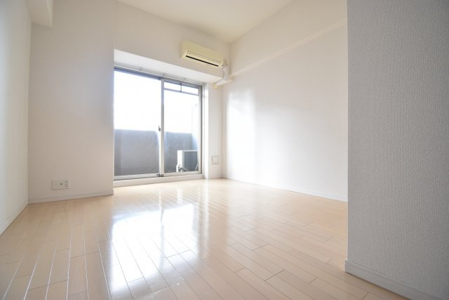 S-RESIDENCE難波EASTの洋室