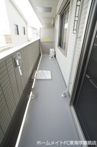 熊本市中央区国府３丁目のアパートのバルコニー