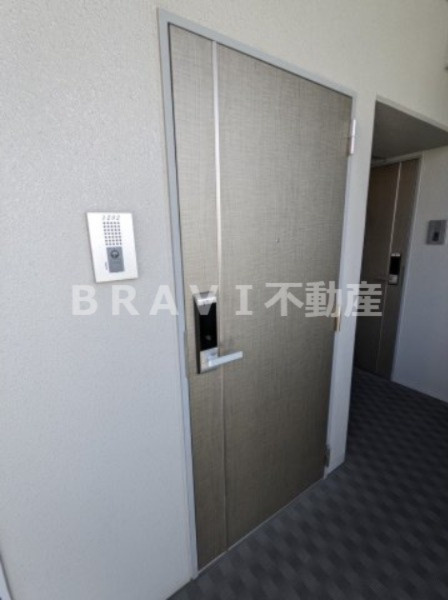 エスリード谷町四丁目 BRAVI不動産の玄関