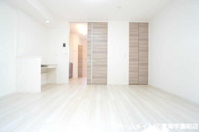 熊本市中央区渡鹿４丁目のアパートの居間・リビング