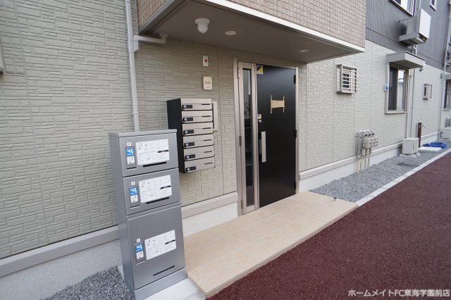 熊本市東区上南部２丁目のアパートのエントランス