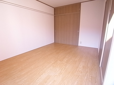 【寝室】 | YZハイツ | ※同建物別部屋の参考写真です。