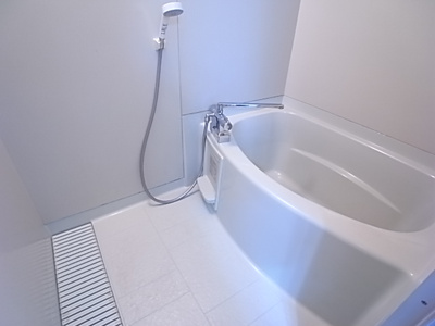 【浴室】 | YZハイツ | ※同建物別部屋の参考写真です。