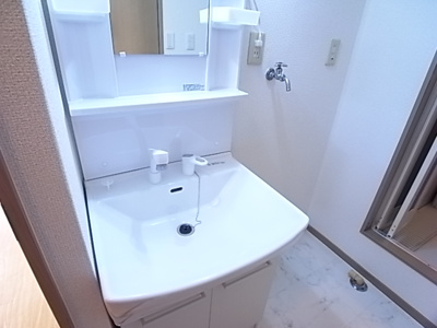 【洗面所】 | YZハイツ | ※同建物別部屋の参考写真です。