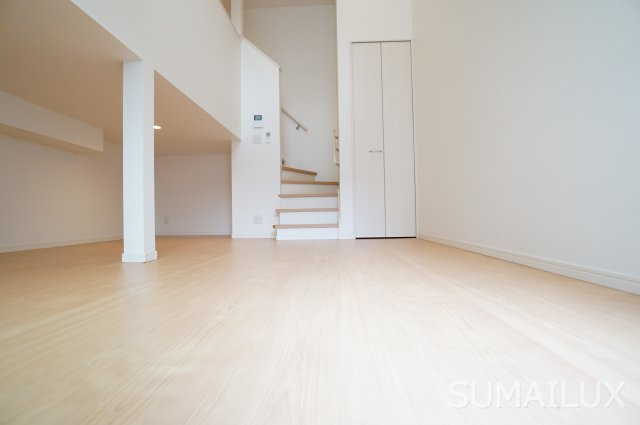 熊本市西区二本木４丁目のアパートの居間・リビング