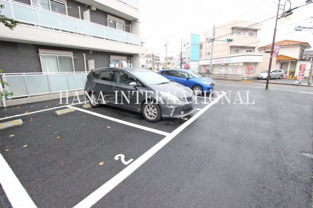 リブリ・Agapeの駐車場