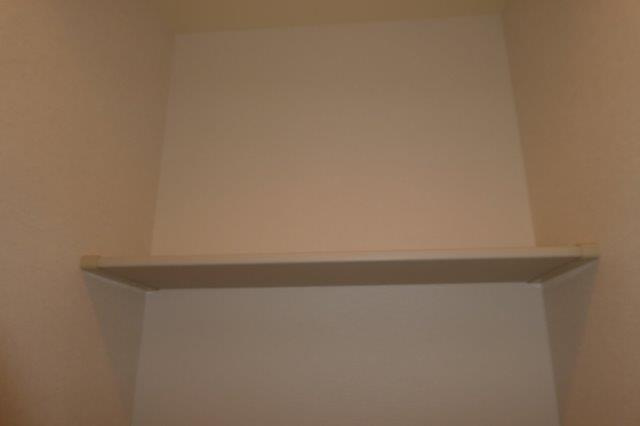 グランマストティアラＡのトイレ|トイレ棚