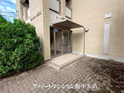 【エントランス】 | プルミエールクラスⅢA