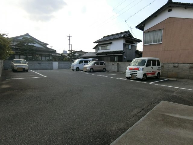 シティハイムソファレの駐車場
