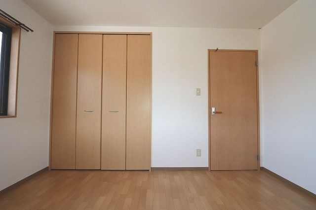 ボナール秋の月の洋室|広々とした洋室です