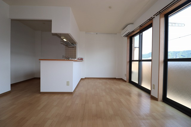 ボナール秋の月の居間・リビング|ゆったりとしたリビングです