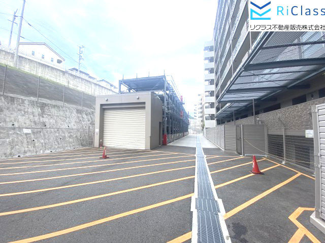 プレサンスロジェ須磨妙法寺桜の杜WESTHILLSの駐車場|駐車場の用意があります