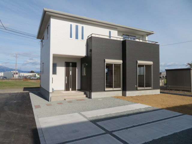 玉村町5期（全4棟）2号棟の外観