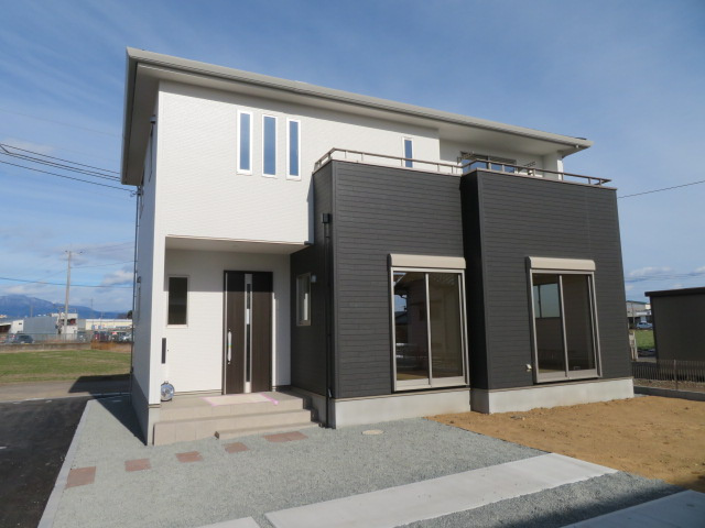 玉村町5期（全4棟）2号棟の外観|おしゃれな外観です