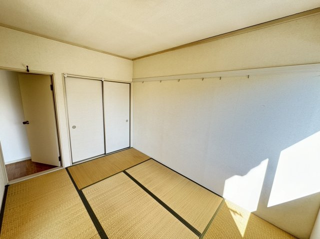 エステ東田の和室