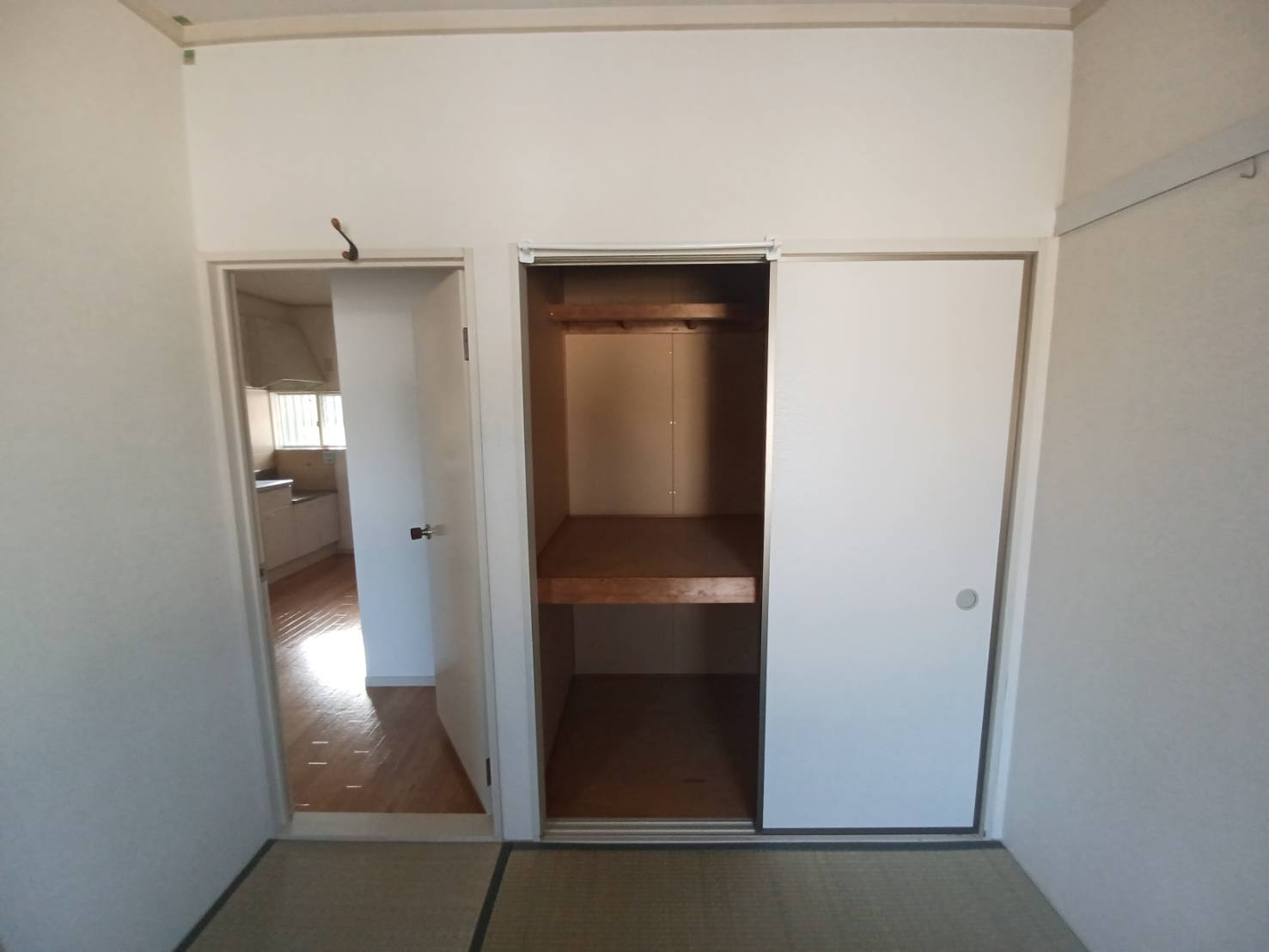 エステ東田の収納