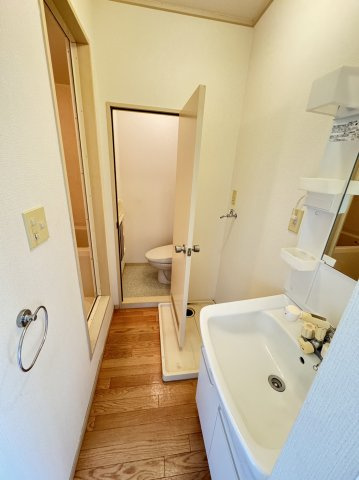 エステ東田の洗面所