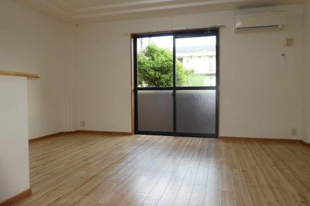 ミサオエンジェルの居間・リビング|洋室