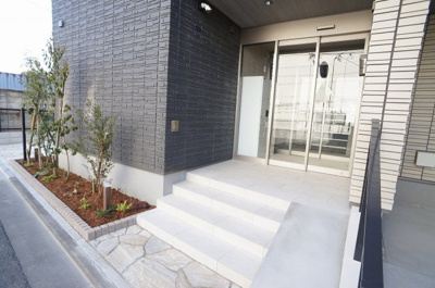 【エントランス】 | インディゴ チャハ海 ShaMaison