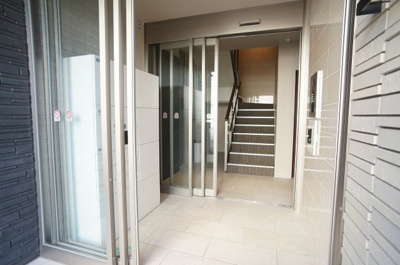 【エントランス】 | インディゴ チャハ海 ShaMaison