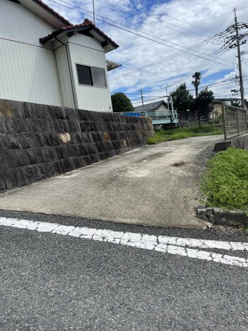 中川貸家の駐車場