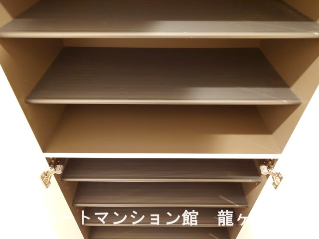 グランディールの収納|※写真は102号室を使用