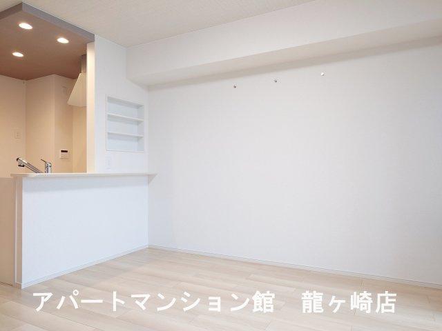 グランディールの居間・リビング|※写真は102号室を使用