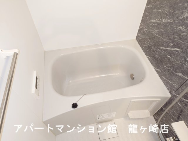 グランディールの浴室|※写真は102号室を使用