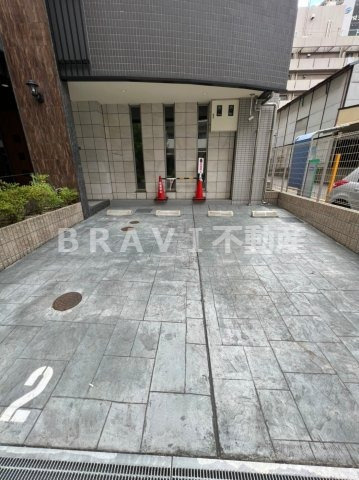 パークフラッツ安堂寺町　BRAVI不動産の駐車場|【パークフラッツ安堂寺町】駐車スペースもあります