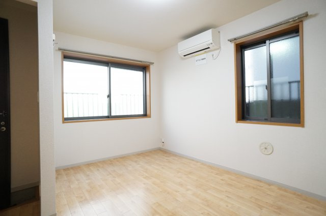ポナール.シャトレ.Ｔ.Ｍ.の洋室|角部屋♪2面採光のお部屋です