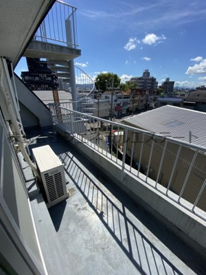 【バルコニー】 | ホーク源 | 暖かな日差しのふりそそぐバルコニー