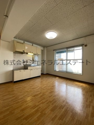 【居間・リビング】 | ホーク源 | こちらの居間で趣味の時間をお楽しみください