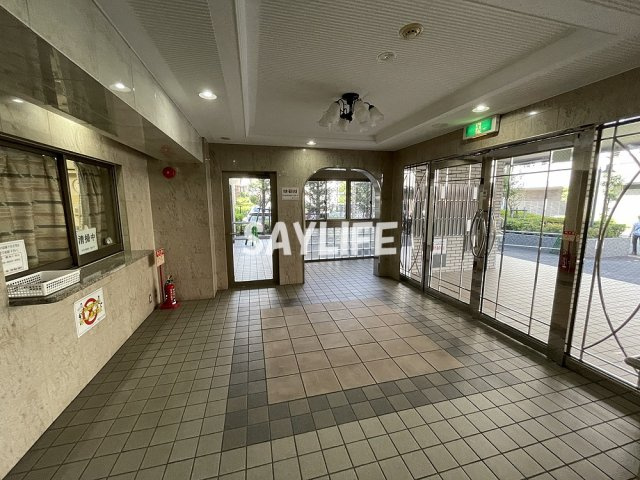 大阪市鶴見区鶴見３丁目の賃貸マンションのロビー