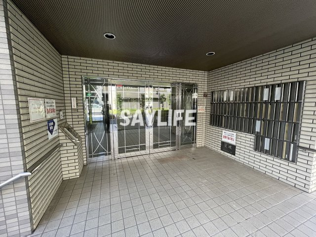 大阪市鶴見区鶴見３丁目の賃貸マンションのエントランス