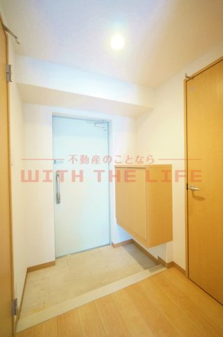 メゾンクラウン大手山【キャッシュバック対象物件】の玄関|ゆったりとした玄関です