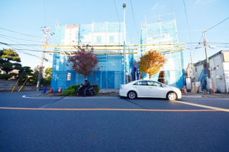 【前面道路含む現地写真】