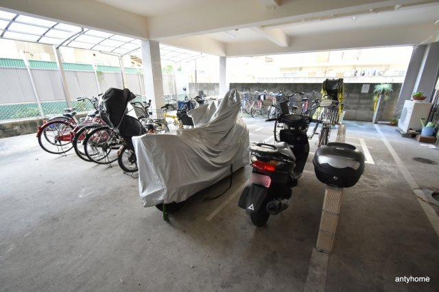 ウインドヒル三国　仲介手数料無料の駐車場