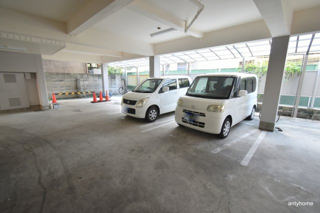 ウインドヒル三国　仲介手数料無料の駐車場