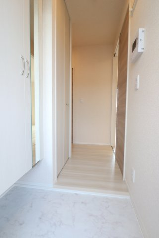 フローラ高田の玄関