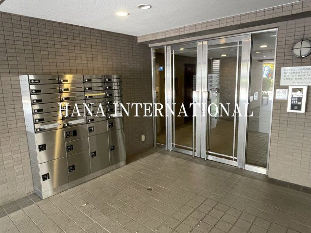 アーバンホームズ国分寺のエントランス