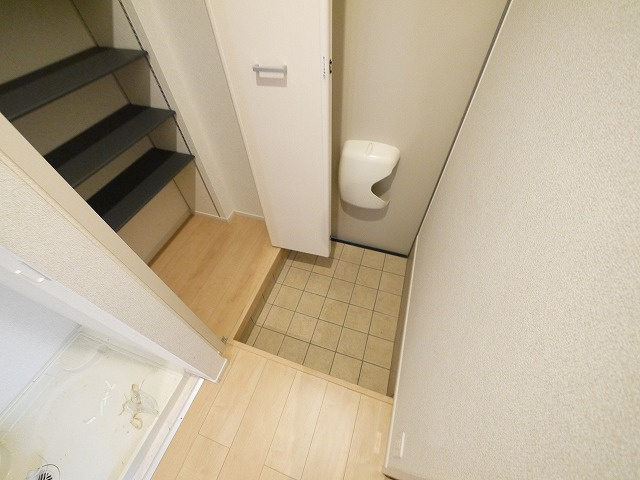 カモミール万葉の玄関|収納もある玄関です