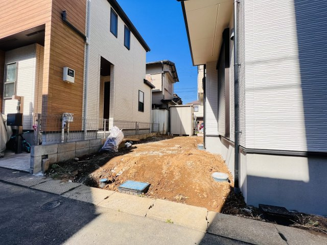 越谷市上間久里戸建の駐車場