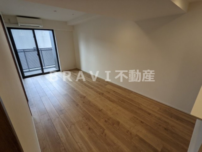 RJR堺筋本町タワー BRAVI不動産の居間・リビング|【RJR堺筋本町タワー】こちらのリビングで趣味の時間をお楽しみください