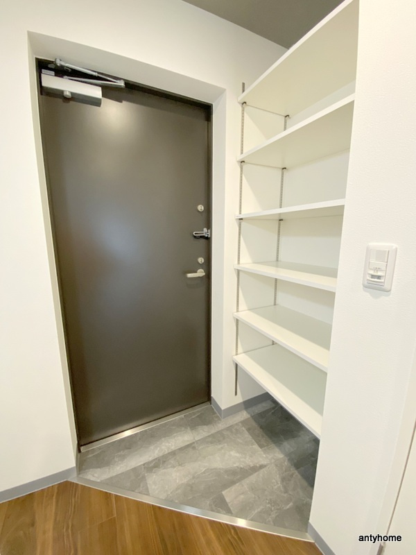 BROAD 新うめきたRESIDENCE　仲介手数料無料の玄関
